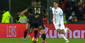 1638655594401017868.gif 江南-【法甲】梅西中柱 姆巴佩替补补时助攻 巴黎客场平