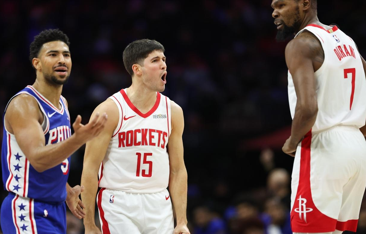 江南体育官网-裁判帮忙依然难阻失利，乌度卡谜之操作自毁长城，杜兰特扎心了